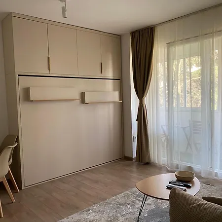 Golden Nook Apartment Podgorica Exterior photo