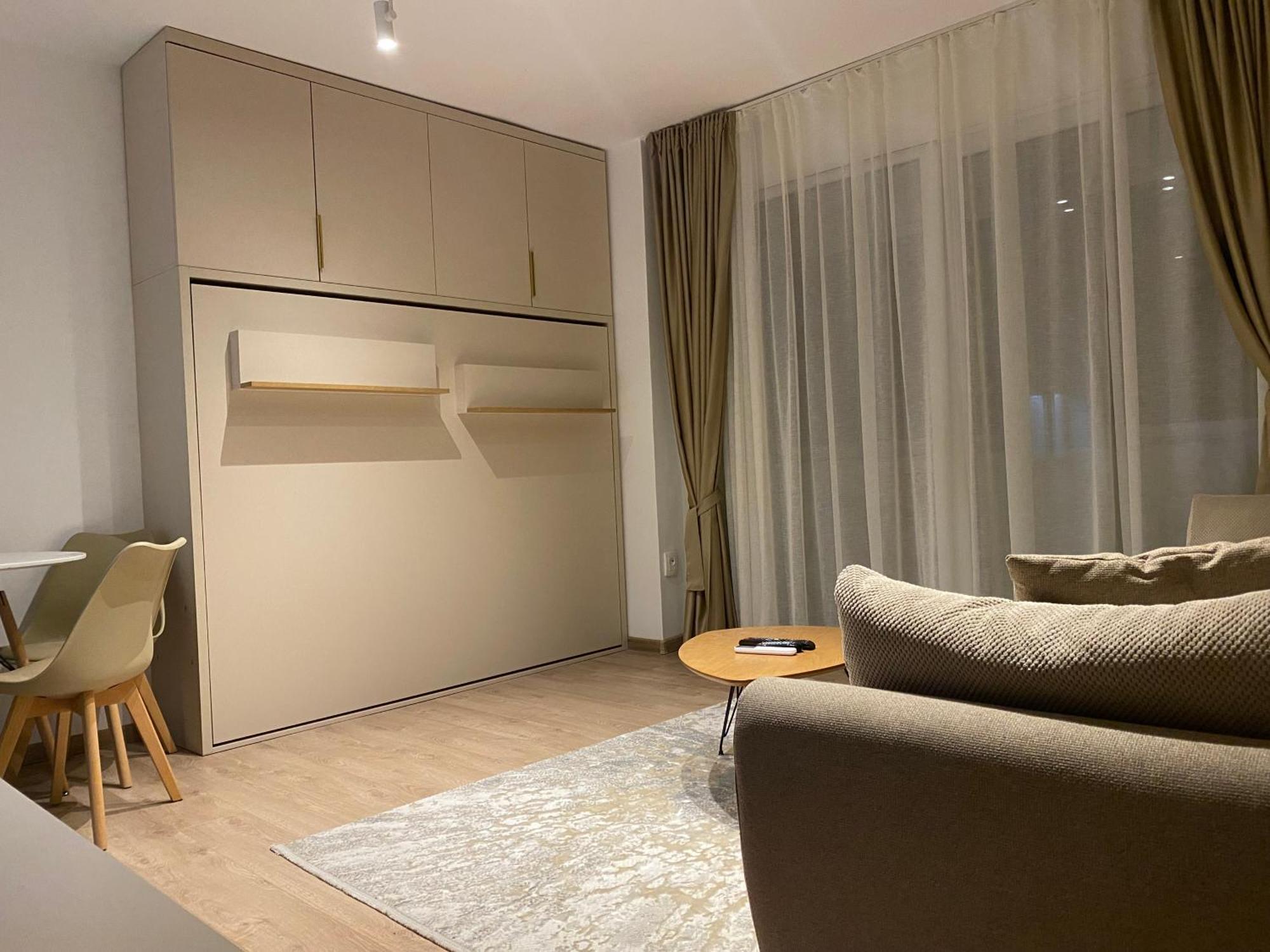 Апартаменти Golden Nook *